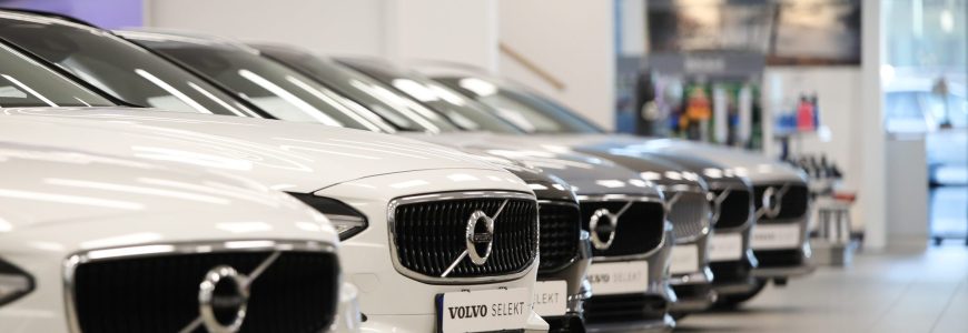 Volvo Selektbilar på rad i bilhallen